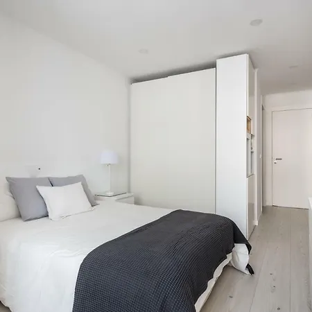 Light-filled, Fully Renovated Near Belem, By Timecooler *