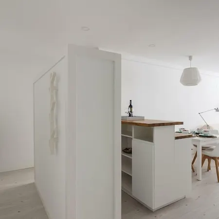 شقة Light-filled, Fully Renovated Near Belem, By Timecooler *