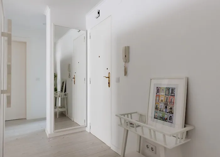 Light-filled, Fully Renovated Near Belem, By Timecooler Lissabon