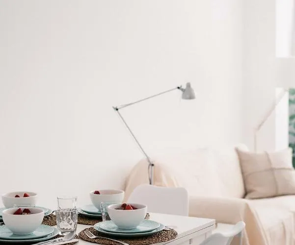 Light-filled, Fully Renovated Near Belem, By Timecooler Appartement Lissabon