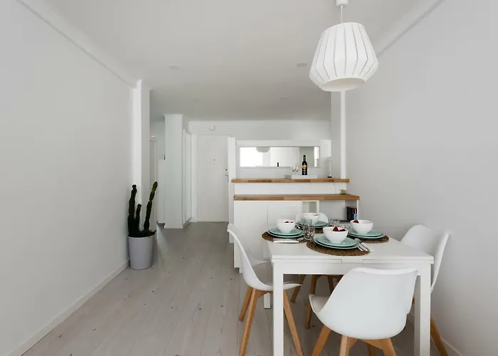 Appartement Light-filled, Fully Renovated Near Belem, By Timecooler Lissabon