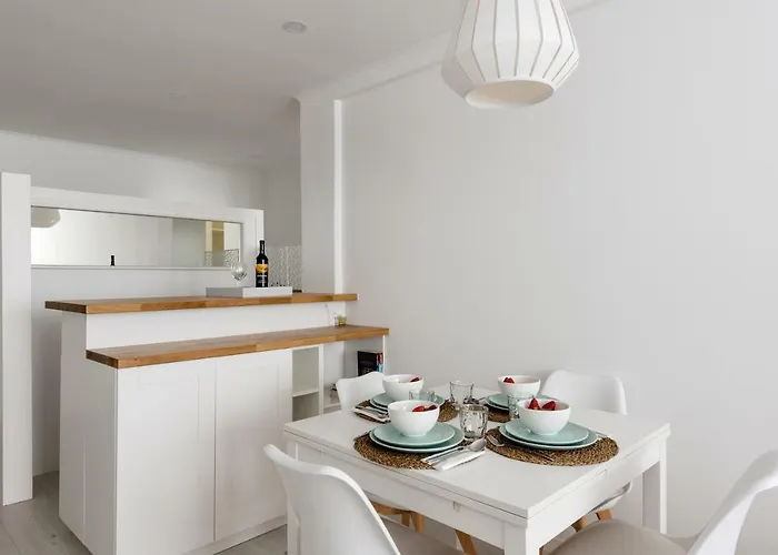 Appartement Light-filled, Fully Renovated Near Belem, By Timecooler Lissabon