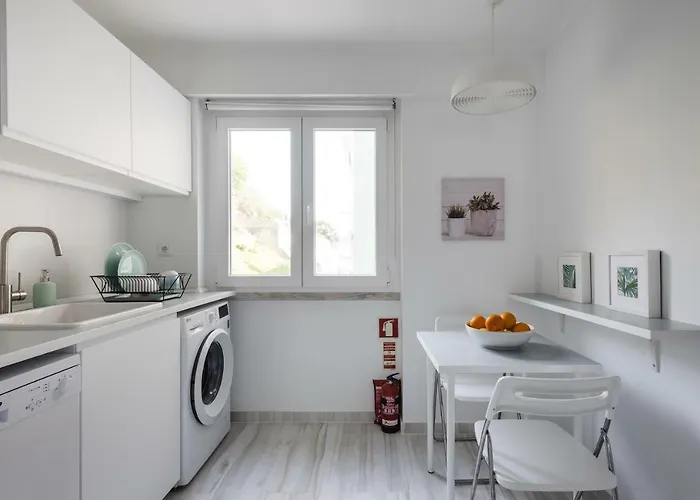 Light-filled, Fully Renovated Near Belem, By Timecooler * Lissabon