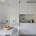 아파트 Light-filled, Fully Renovated Near Belem, By Timecooler