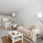 아파트 Light-filled, Fully Renovated Near Belem, By Timecooler
