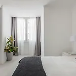 아파트 Light-filled, Fully Renovated Near Belem, By Timecooler 리스본