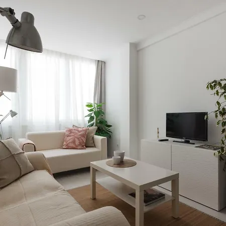 Light-filled, Fully Renovated Near Belem, By Timecooler Apartment Lissabon