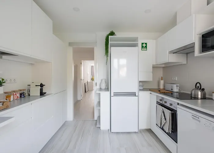 דירה Light-filled, Fully Renovated Near Belem, By Timecooler ליסבון