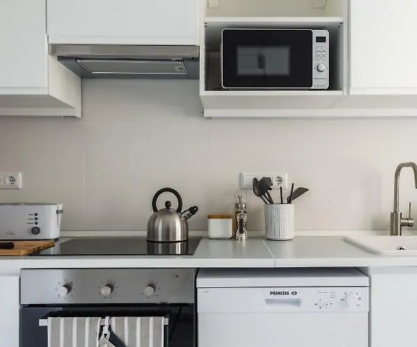 דירה Light-filled, Fully Renovated Near Belem, By Timecooler