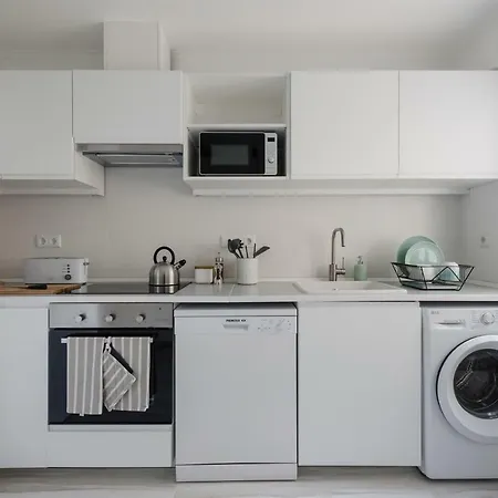 Apartamento Light-filled, Fully Renovated Near Belem, By Timecooler Lisboa