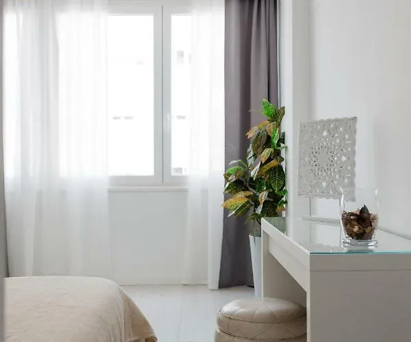 Light-filled, Fully Renovated Near Belem, By Timecooler شقة