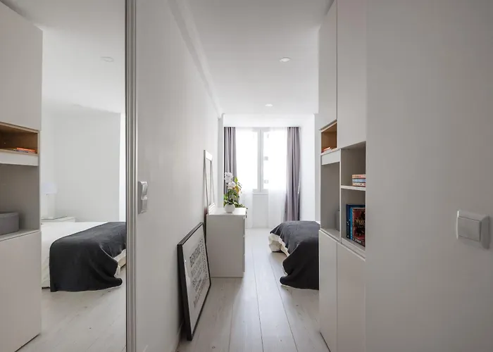 Light-filled, Fully Renovated Near Belem, By Timecooler Lisboa