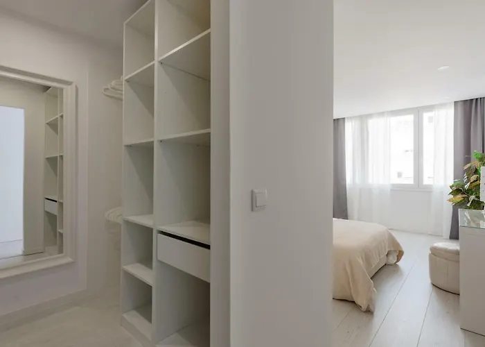 Light-filled, Fully Renovated Near Belem, By Timecooler Lizbona